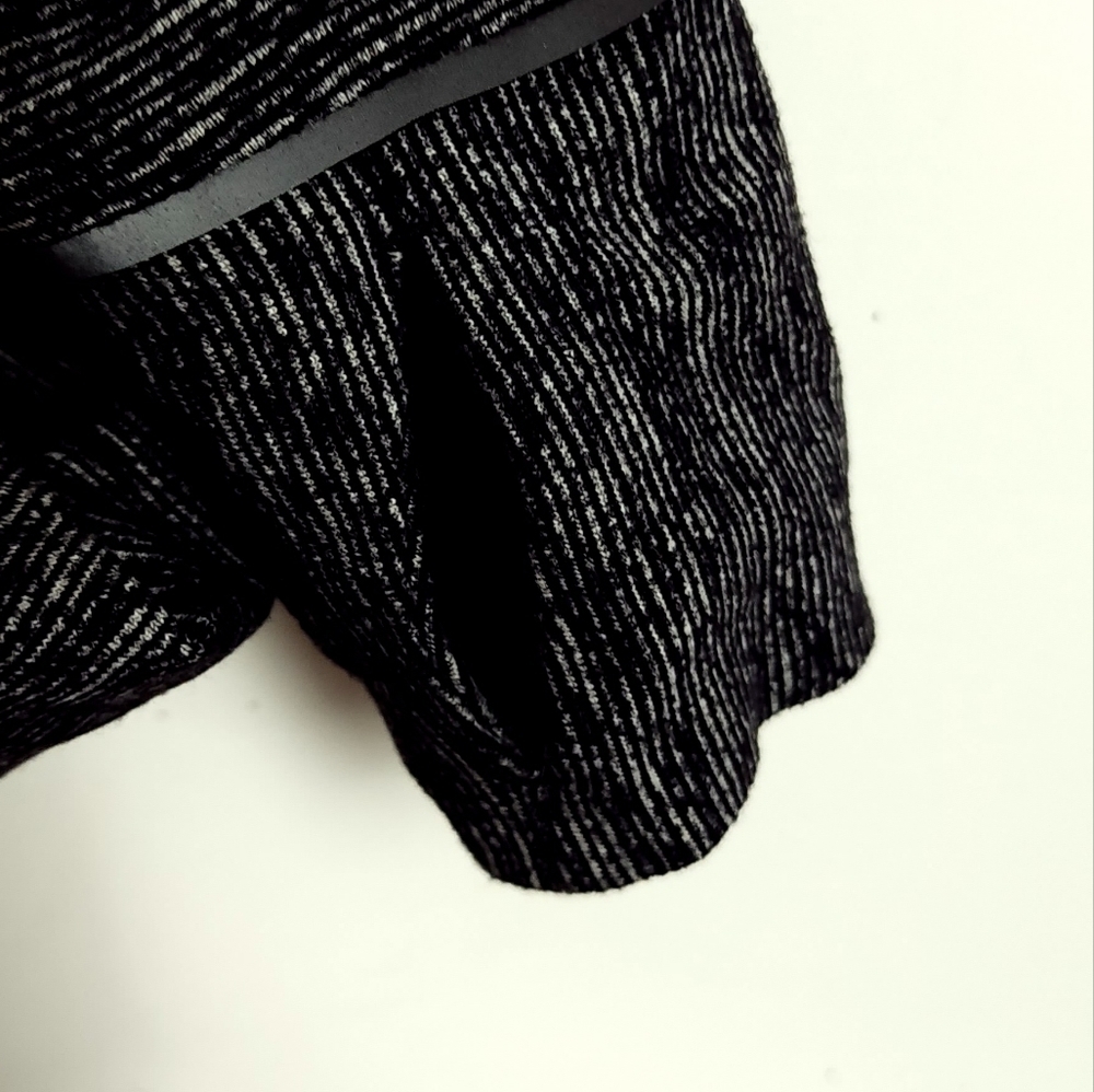 Lululemon Extra Mile  Quarter Zip  pull over size 8 - Picture 4 of 7